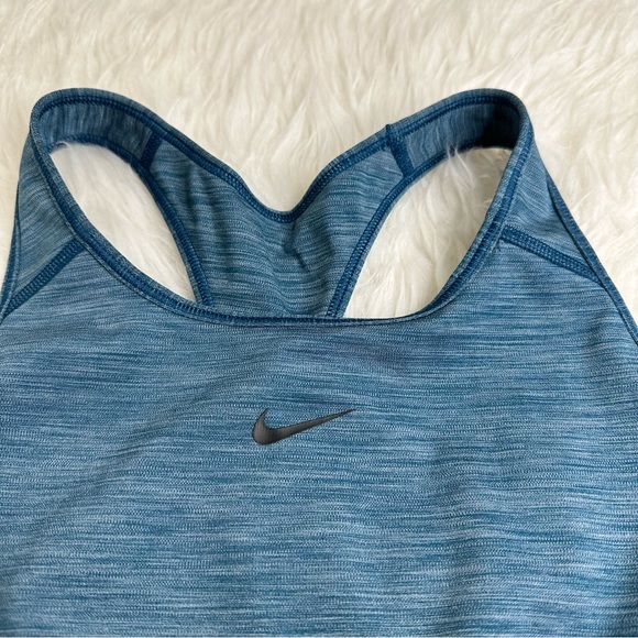 Nike Women’s Training Swoosh Sports Bra Size Medium - Picture 4 of 9